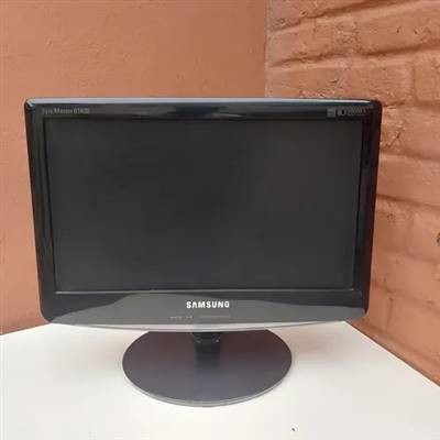 MONITOR LCD WIDESCREEN 15" Usado
